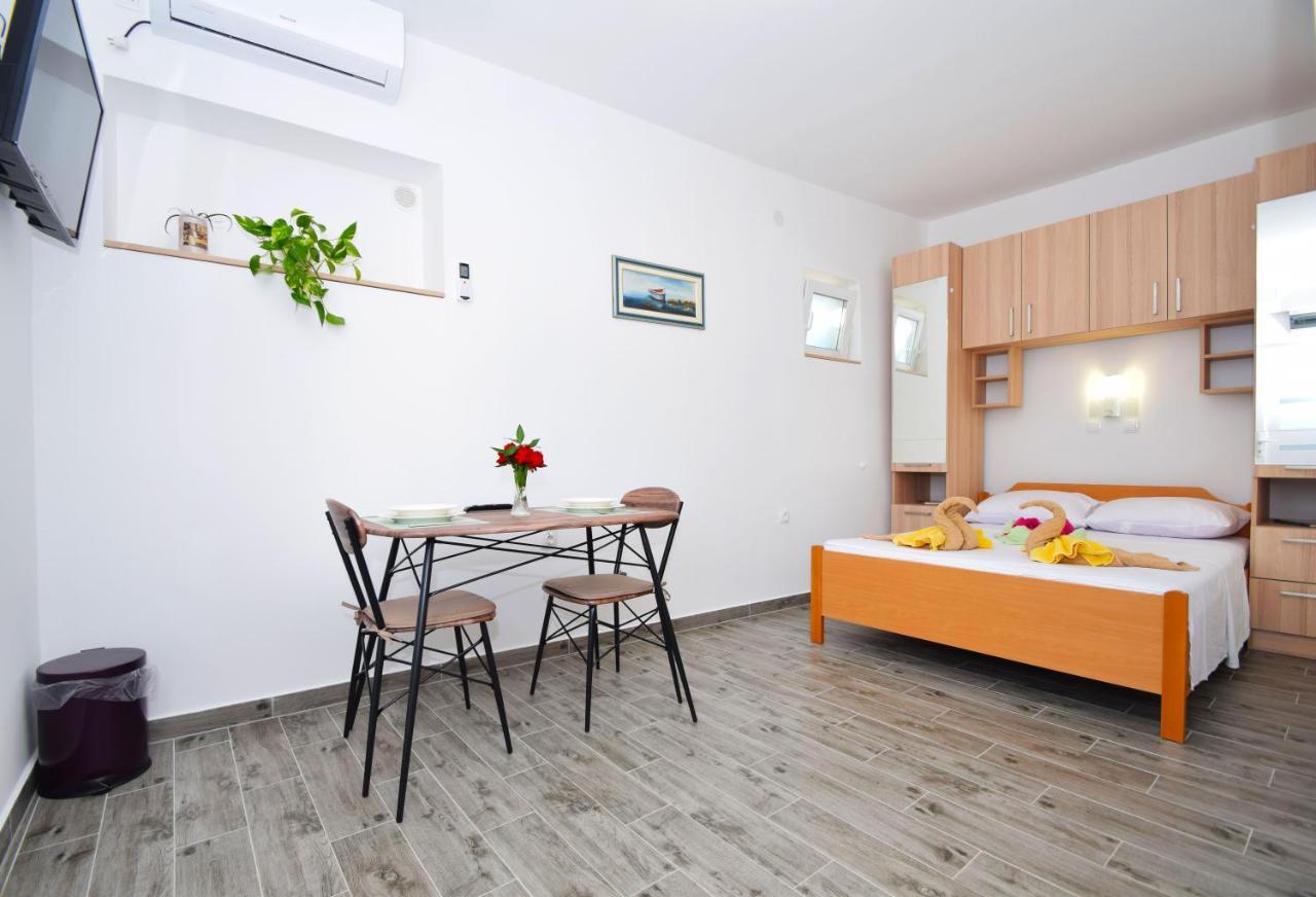 Holiday Home Zeljko,Marija & Jakov Starigrad Paklenica Exteriör bild