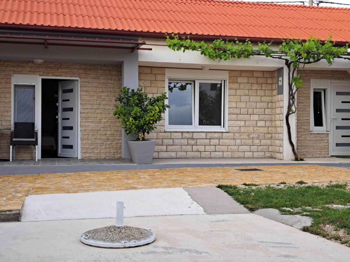 Holiday Home Zeljko,Marija & Jakov Starigrad Paklenica Exteriör bild