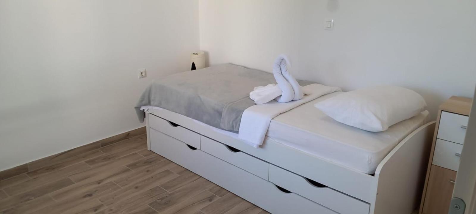 Holiday Home Zeljko,Marija & Jakov Starigrad Paklenica Exteriör bild